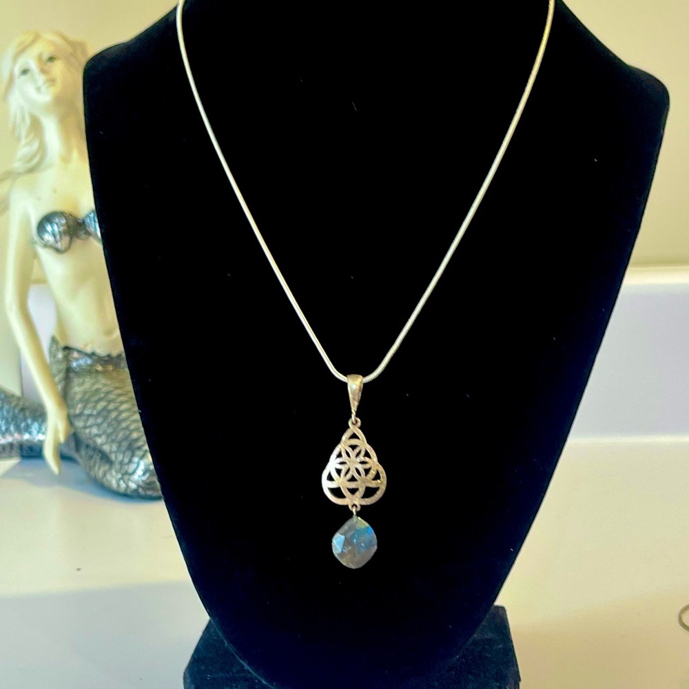 💎 BOGO 💎 Faceted Moonstone w/ Blue Flash, Glitter & Geometric Pendant w/ Chain 💎